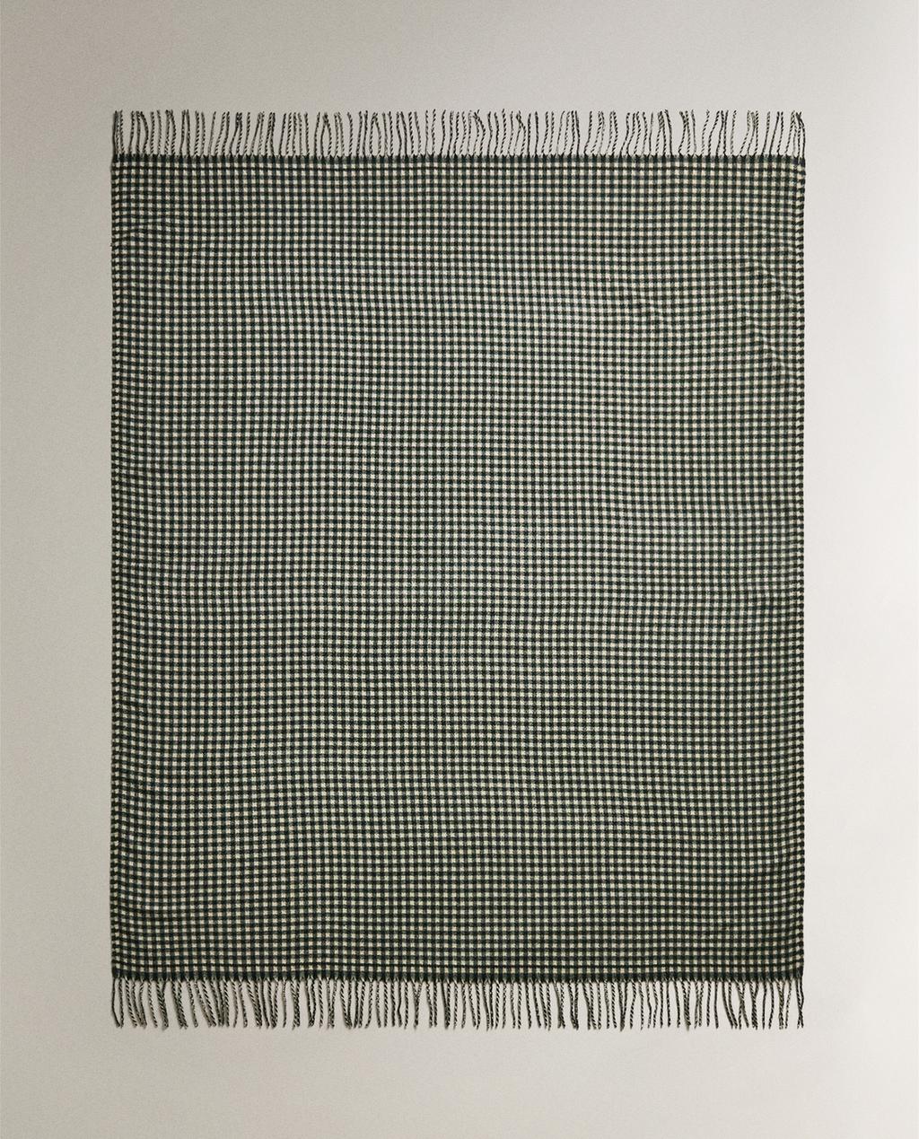 47116004529-p1.jpg