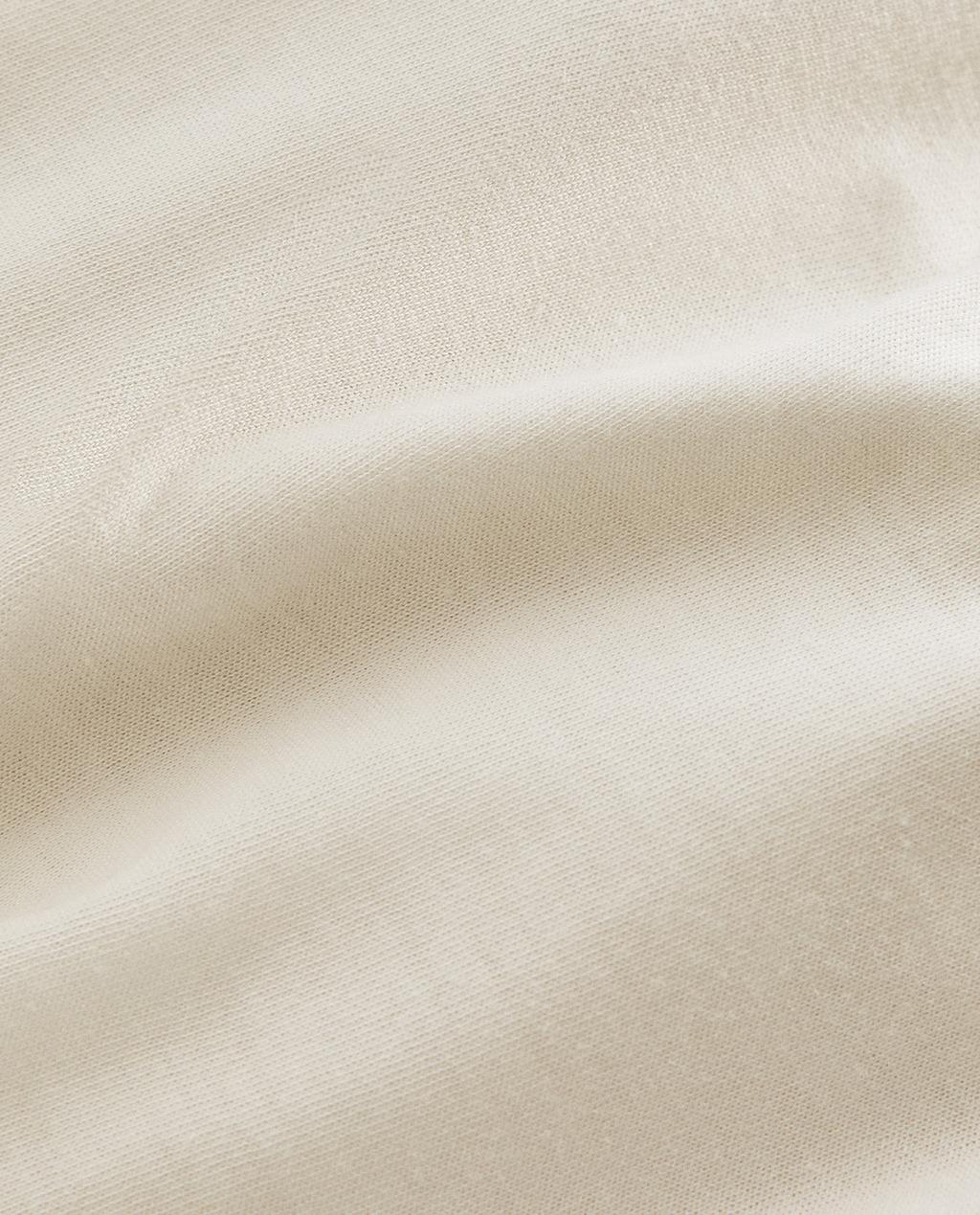 48124900712-a3.jpg